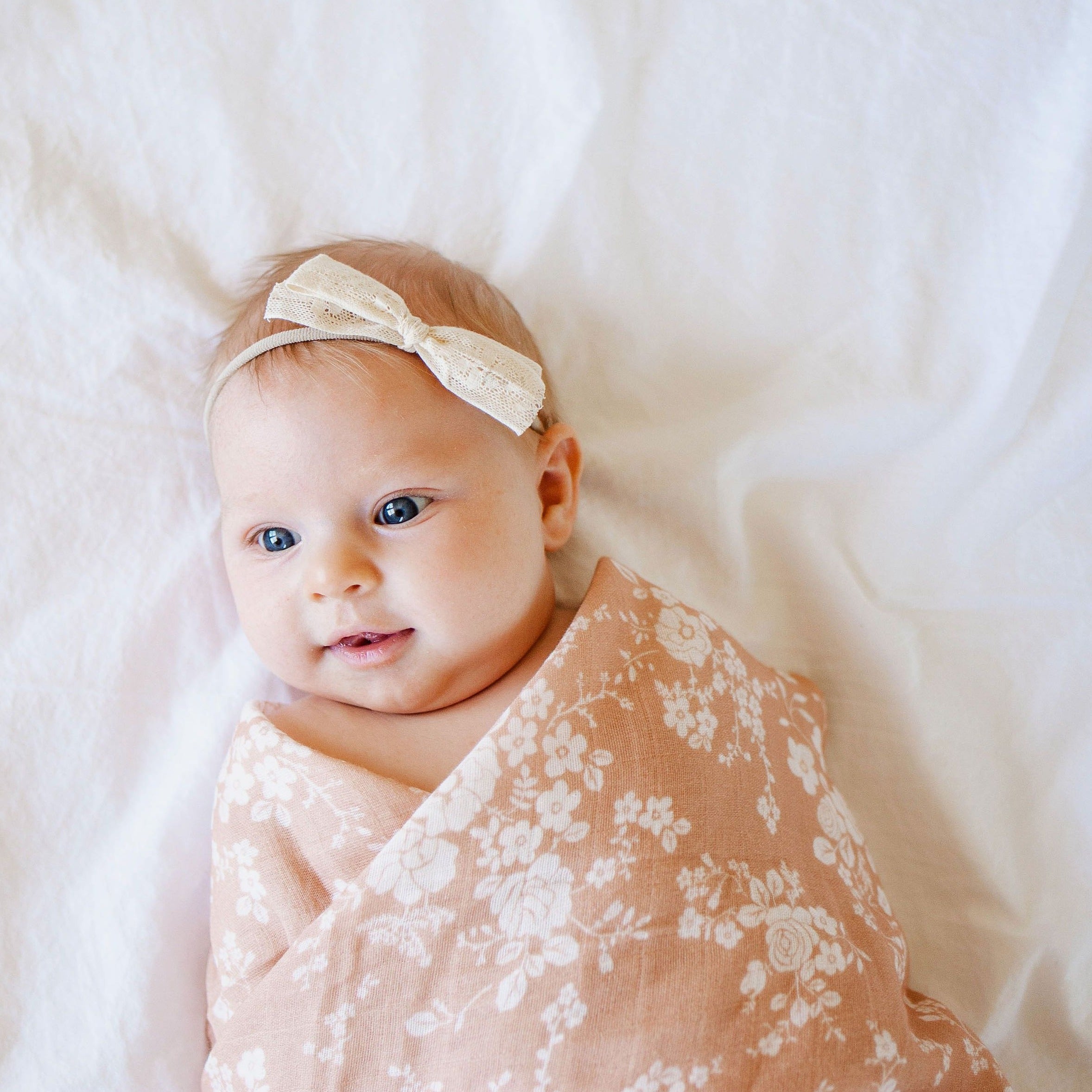 The Mini Scout | Swaddle | Vintage Bouquet | Peach | White Fox & Co