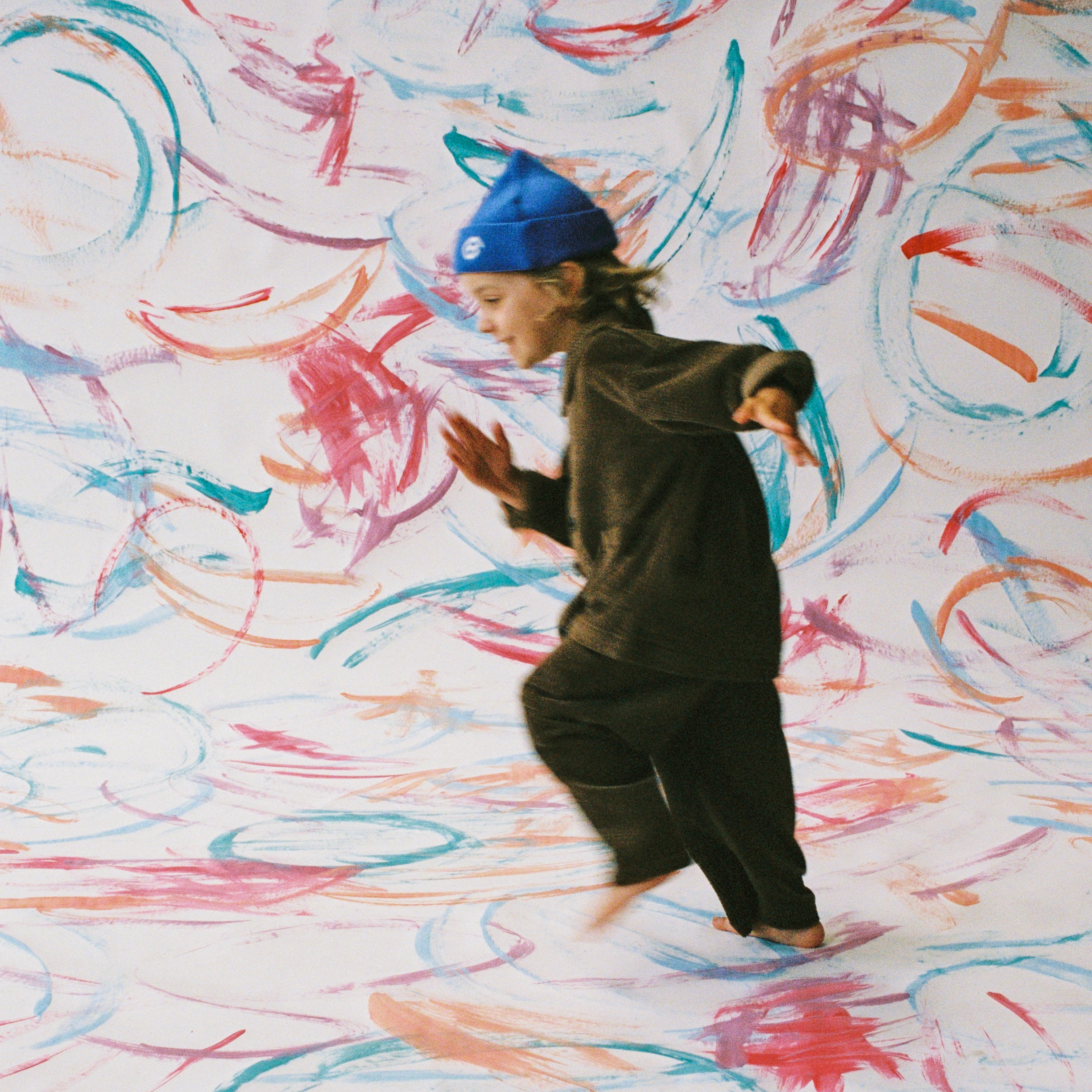 Organic cord pants in espresso colour, side view