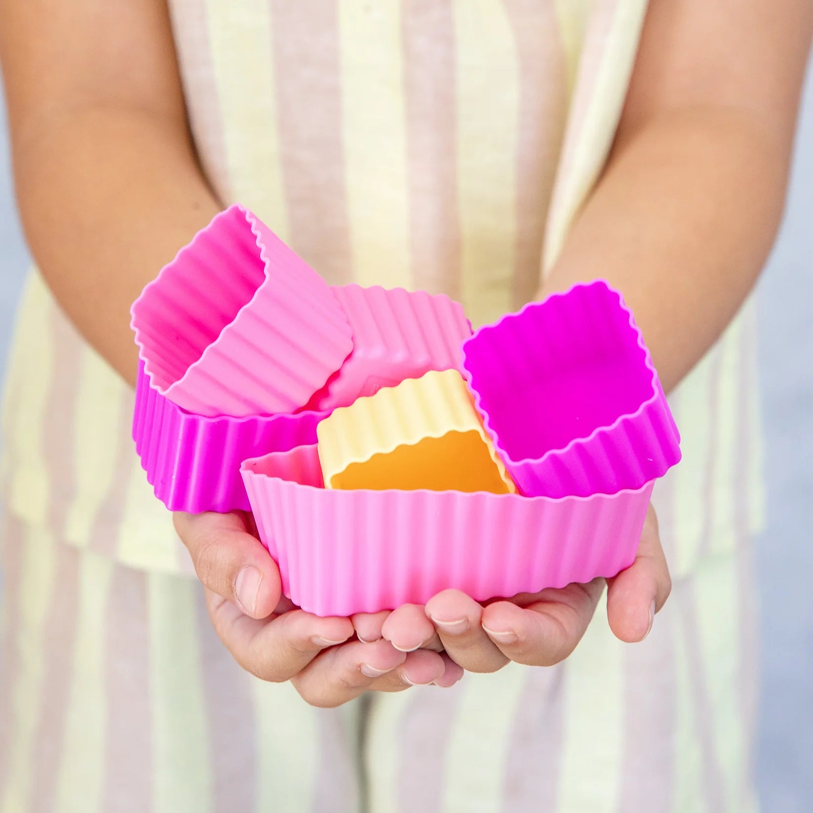 MontiiCo Floss Bento Cups set showing soft pink silicone square and rectangle food cups